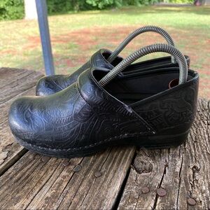Dansko XP professional clogs black tooled leather shoes womens size‎ 37